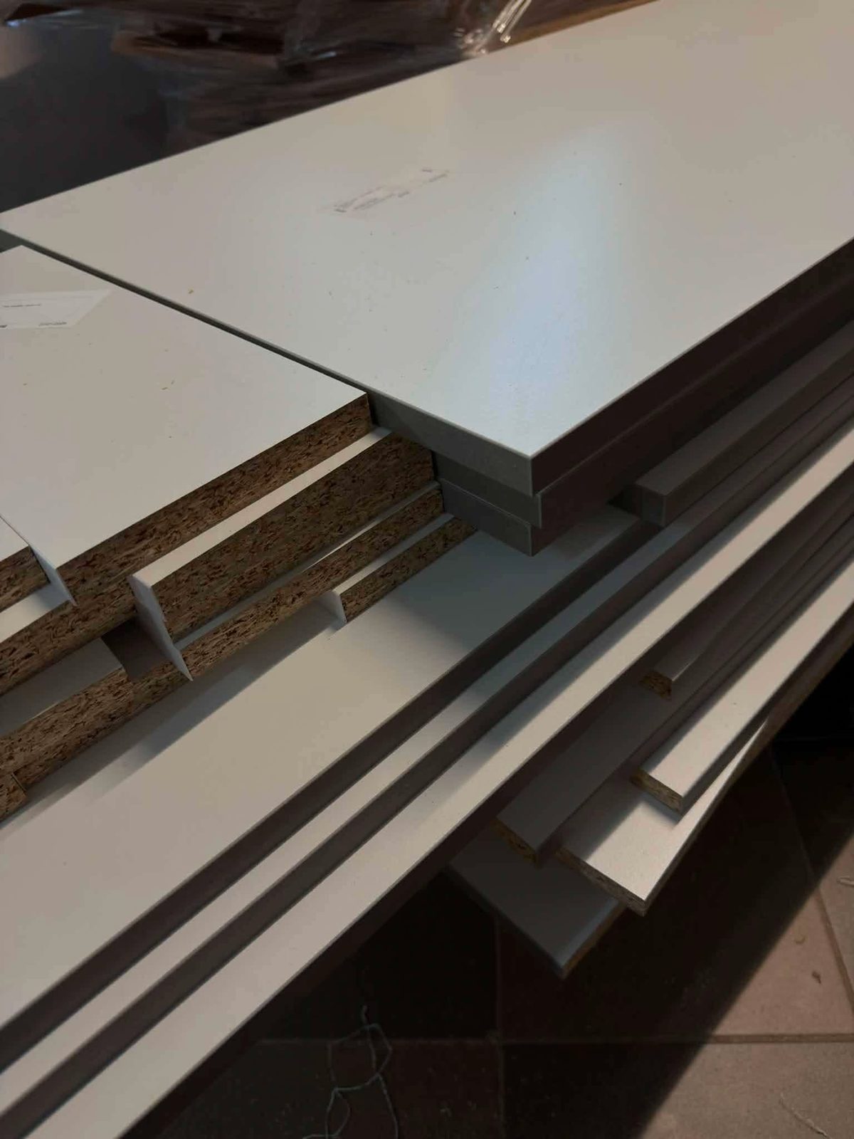 Przycięte i oklejone formatki płyt meblowych przygotowane dla wykonawcy - Pol-Mebel
